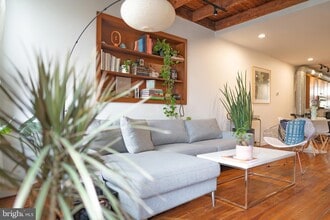 221 E Heath St in Baltimore, MD - Building Photo - Building Photo