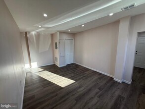 2537 E Auburn St in Philadelphia, PA - Foto de edificio - Building Photo