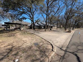 273 Leafy Hollow Ln in McGregor, TX - Building Photo - Building Photo
