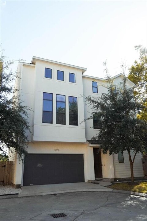 9050 Laverne Cres in Houston, TX - Building Photo