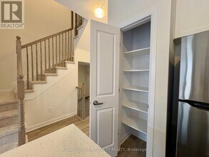 527 Winterset Rd in Ottawa, ON - Building Photo - Building Photo