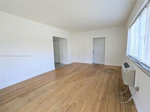 6930 Rue Vendome, Unit 1 in Miami Beach, FL - Building Photo - Building Photo
