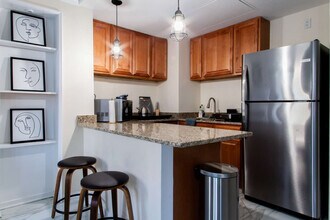 1020 16th St NW in Washington, DC - Building Photo - Building Photo