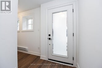 40 Lunar Cres in Mississauga, ON - Building Photo - Building Photo