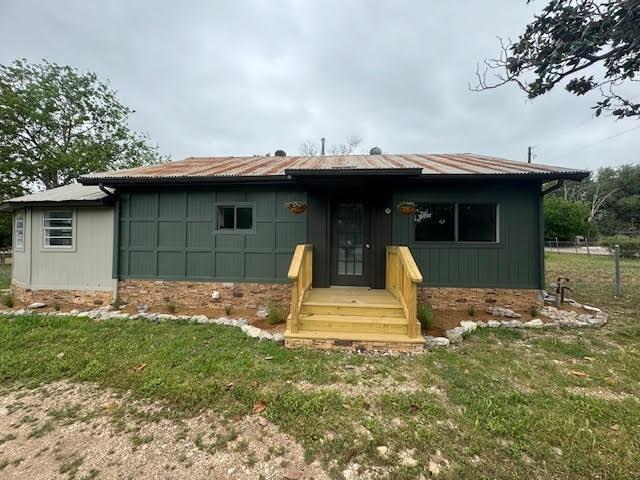 214 Fm 480 in Center Point, TX - Building Photo