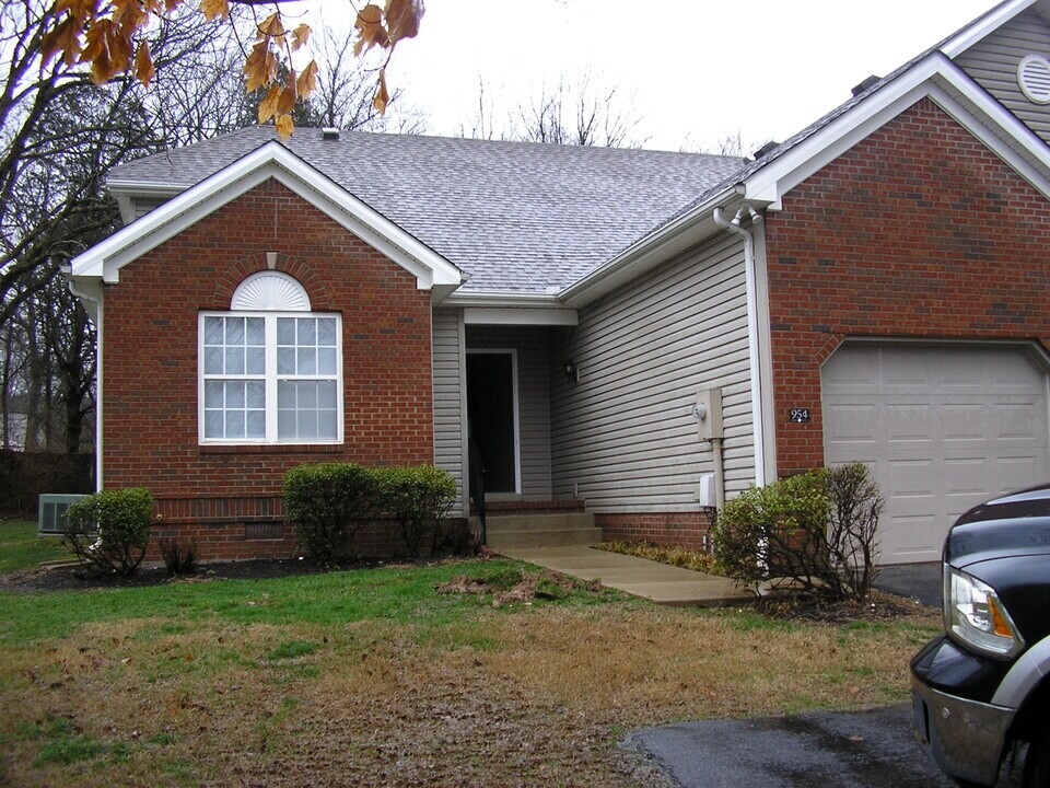 954 Riverbend St in Bowling Green, KY - Building Photo