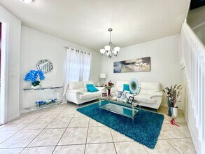 418 SE 32nd Ave in Homestead, FL - Building Photo - Building Photo