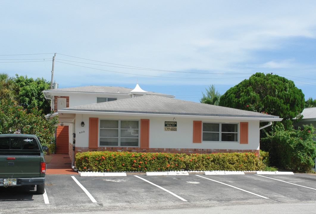 4312 Sea Grape Dr in Fort Lauderdale, FL - Foto de edificio