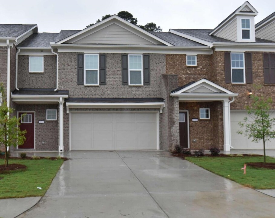 2715 Port Bow Ln in Cumming, GA - Foto de edificio