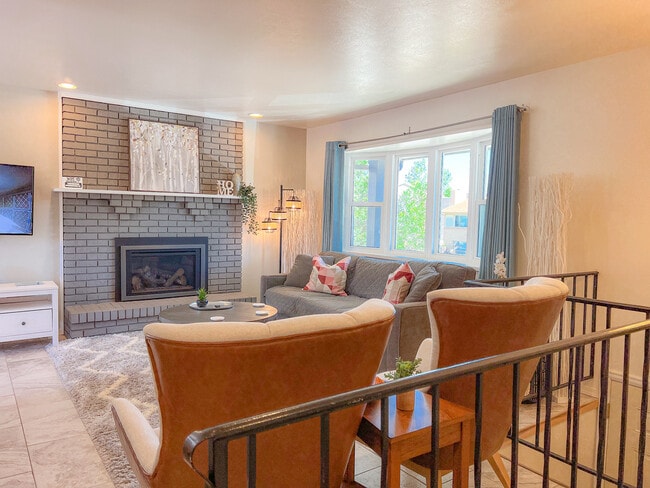property at 6716 Hampton Dr