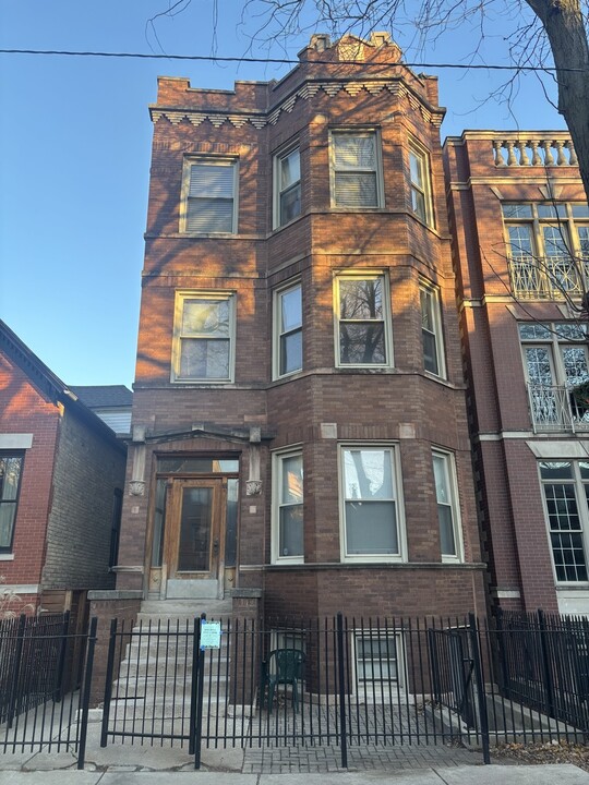 2126 W Haddon Ave in Chicago, IL - Foto de edificio