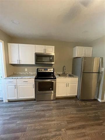 2148 Brookfield Ave in Dallas, TX - Building Photo - Building Photo