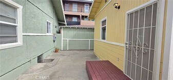 1060 Cherry Ave, Unit A in Long Beach, CA - Building Photo