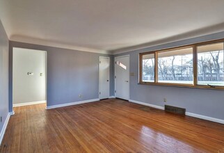 8090 Hopewell Rd in Cincinnati, OH - Building Photo - Building Photo