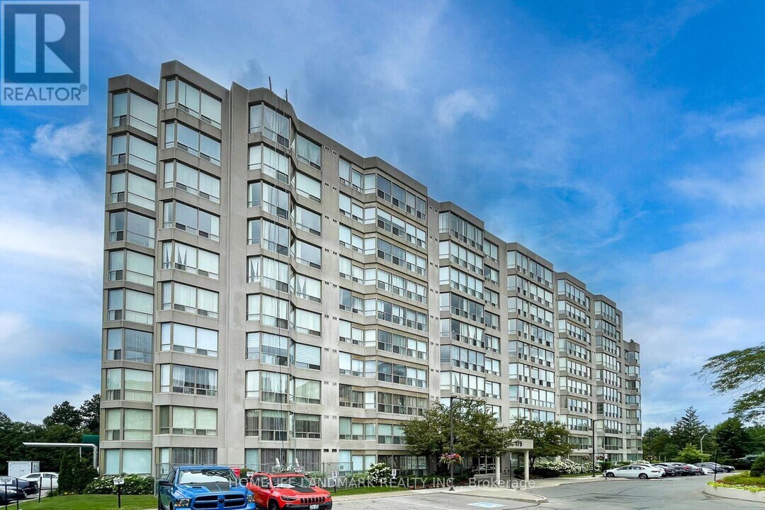 175 Cedar Ave in Richmond Hill, ON - Building Photo