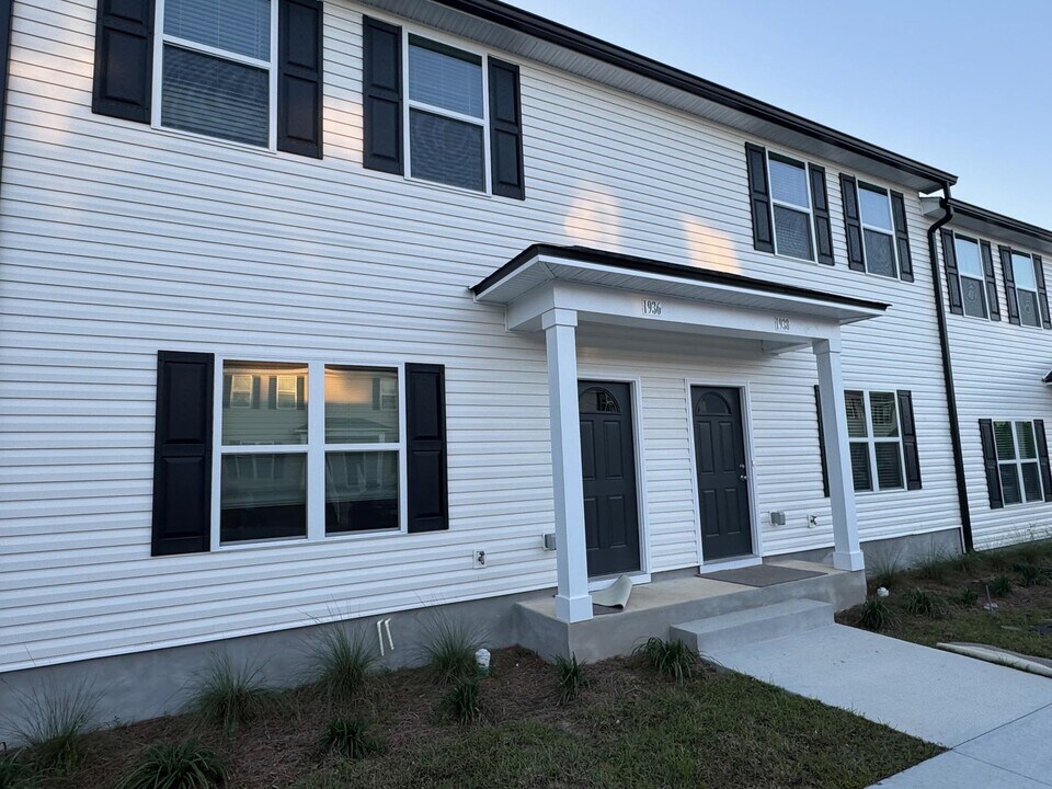 1954 Evanston Ave in Tallahassee, FL - Building Photo