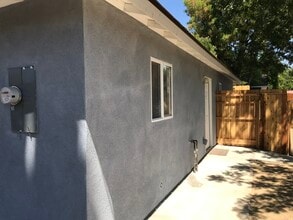 2709 Cardinal Ave, Unit B in Bakersfield, CA - Building Photo - Building Photo