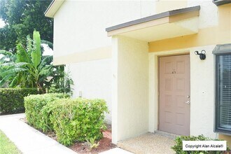 709 Gardens Dr in Pompano Beach, FL - Building Photo - Building Photo