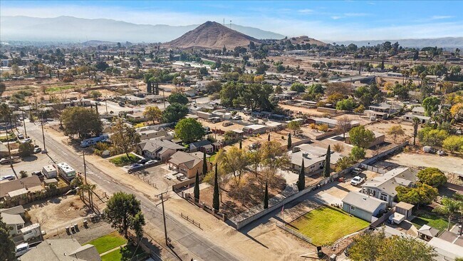 4270 Woodward Ave in Norco, CA - Building Photo - Building Photo