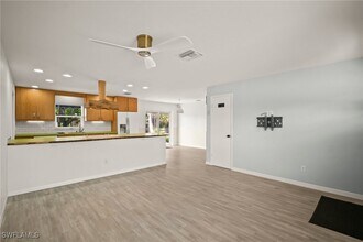 13014 Seventh St in Ft. Myers, FL - Building Photo - Building Photo