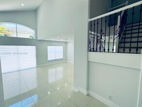 5002 SW 35th Terrace in Fort Lauderdale, FL - Building Photo - Building Photo