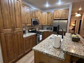 1975 Paddington Dr in Park City, UT - Building Photo - Building Photo