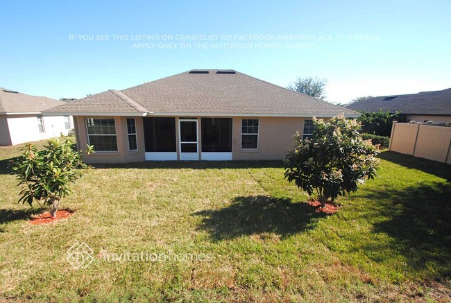 4500 Treasure Cay Rd in Tavares, FL - Foto de edificio - Building Photo
