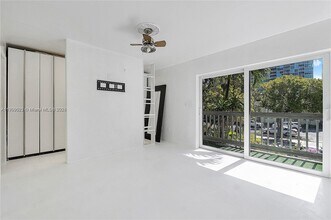 517 NE 38th St in Miami, FL - Foto de edificio - Building Photo