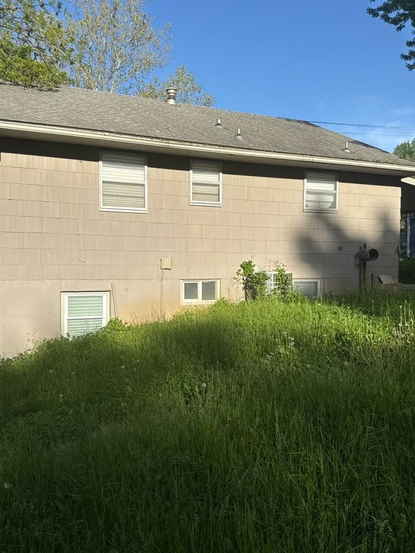 1528 S Vermont Ave in Independence, MO - Building Photo - Building Photo