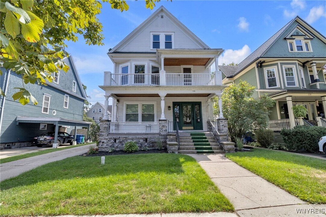 146 Lancaster Ave in Buffalo, NY - Building Photo