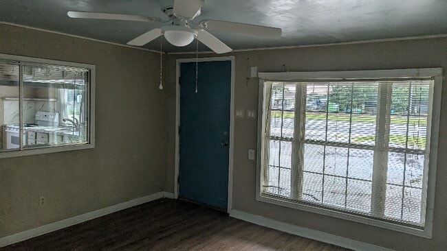 1020 State Hwy 3 in La Marque, TX - Building Photo - Building Photo