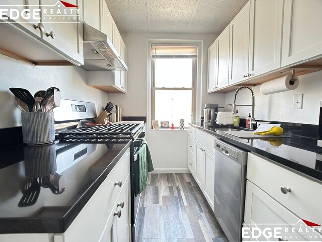 120 Brainerd Rd, Unit 12 in Allston, MA - Foto de edificio - Building Photo