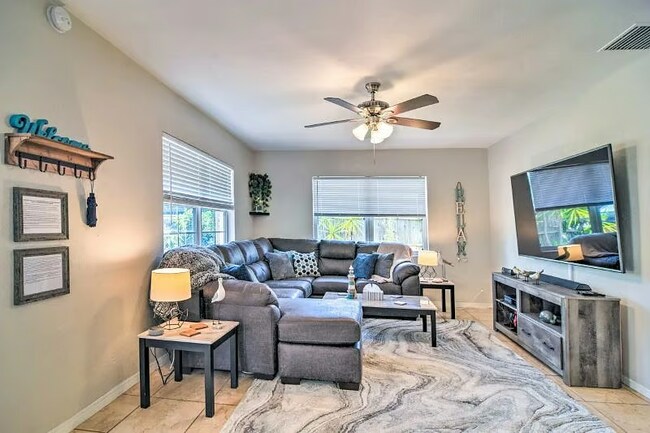1055 Jackson St in Largo, FL - Building Photo - Building Photo