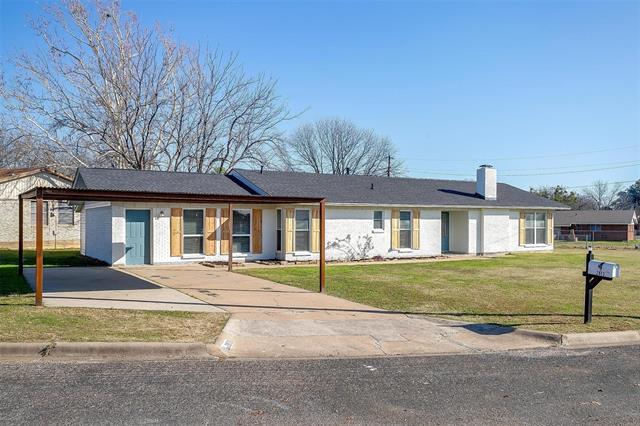 2813 NE Park Dr in Mineral Wells, TX - Building Photo