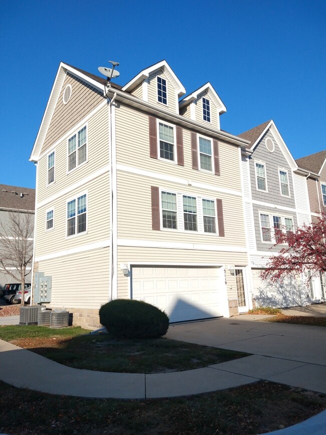 3119 SW Sharmin Lane