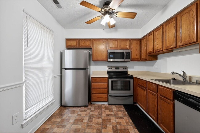 2710 Red Oak Ln in Glenarden, MD - Building Photo - Building Photo