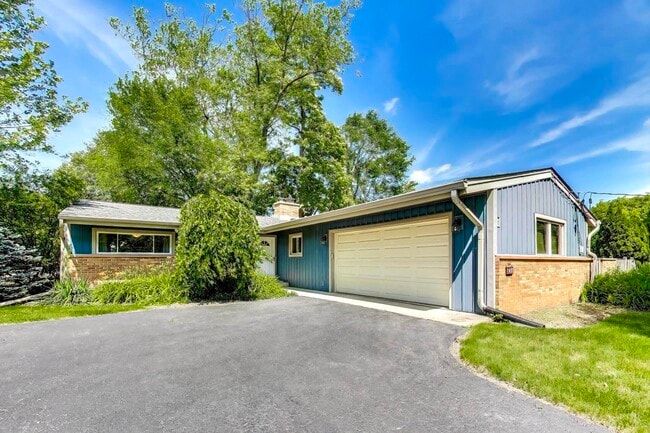 property at 904 S Chestnut Ave