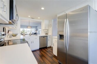 5210 Wedgewood Ln, Unit 76 in Sarasota, FL - Building Photo - Building Photo