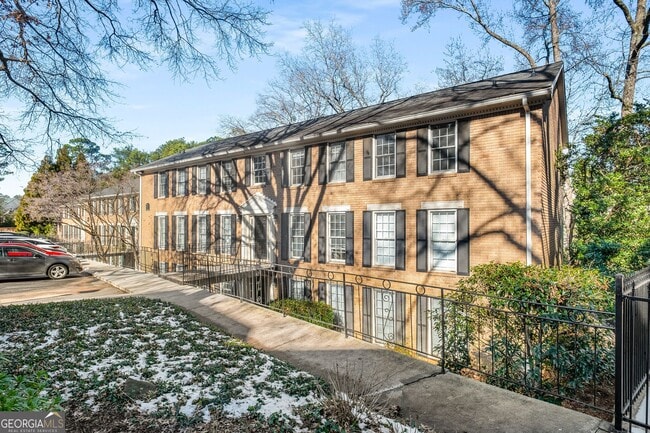 property at 1101 Collier Rd NW