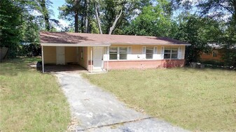 2419 Adger Rd in Macon, GA - Building Photo