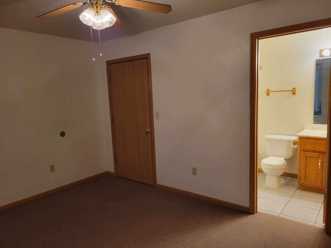 1226 Lake Dr in Lebanon, MO - Building Photo - Building Photo