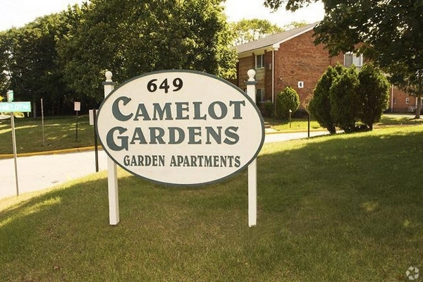 Camelot Gardens in Parsippany, NJ - Foto de edificio - Building Photo