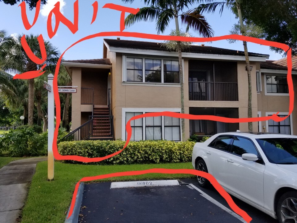 15560 SW 106th Ln in Miami, FL - Building Photo