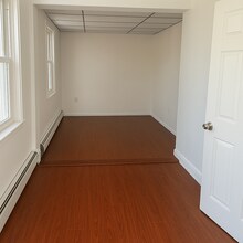 422 Beardsley Ave in Bloomfield, NJ - Building Photo - Building Photo