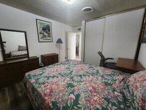 23750 Hartland St in Los Angeles, CA - Building Photo - Building Photo