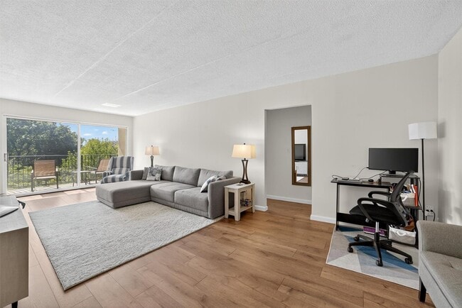 130 Colonial Pkwy in Yonkers, NY - Building Photo - Building Photo