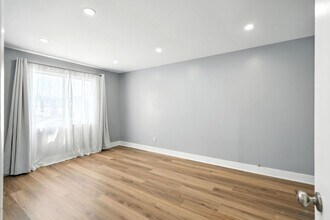 18530 Hatteras St in Los Angeles, CA - Building Photo - Building Photo