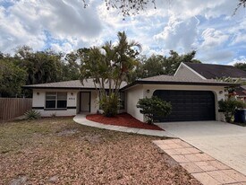 4513 Groveland Ave in Sarasota, FL - Building Photo