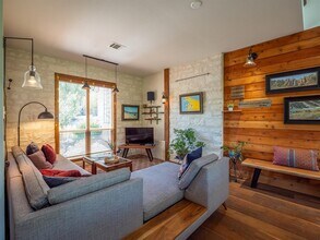 10731 Cassia Dr in Austin, TX - Building Photo - Building Photo