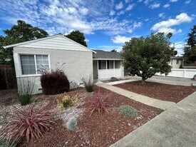790 Harmony Dr in Hayward, CA - Building Photo
